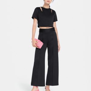 Áo Croptop Cutout Vai màu đen ảnh 2 - 300