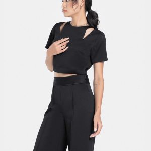 Áo Croptop Cutout Vai màu đen ảnh 5 - 300