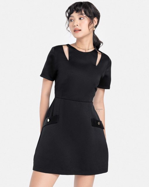 Đầm Mini Tay Ngắn Cut Out Vai màu đen ảnh 3