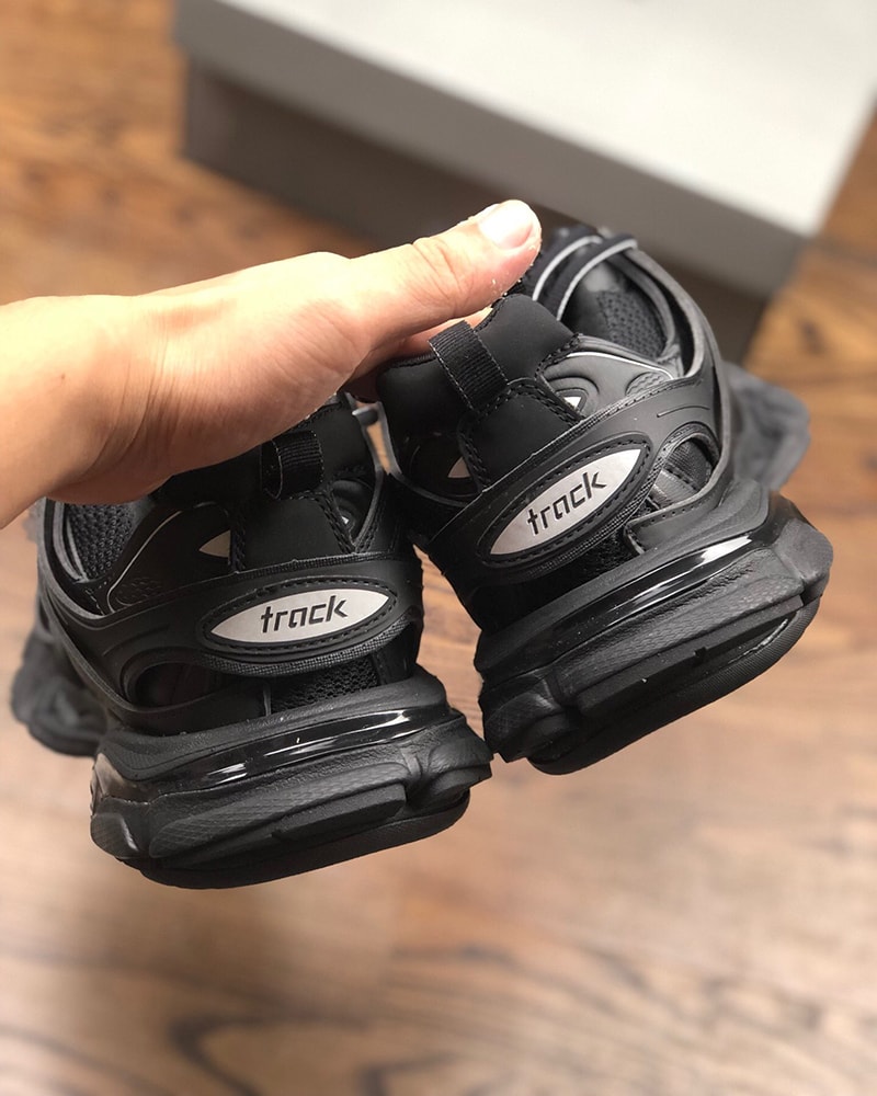 Gót sau giày balenciaga track 3.0 black