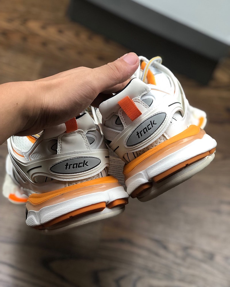 Gót sau giày Balenciaga track 3.0 Orange