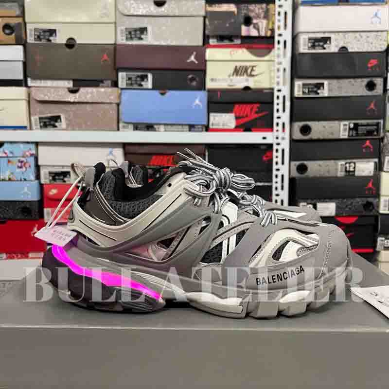 Má ngoài Giày Balenciaga Track 3.0 LED GREY High quality