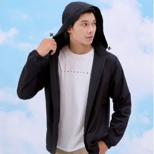 Áo khoác gió nam YODY thông minh trượt nước cản bụi AKM5041 màu đen