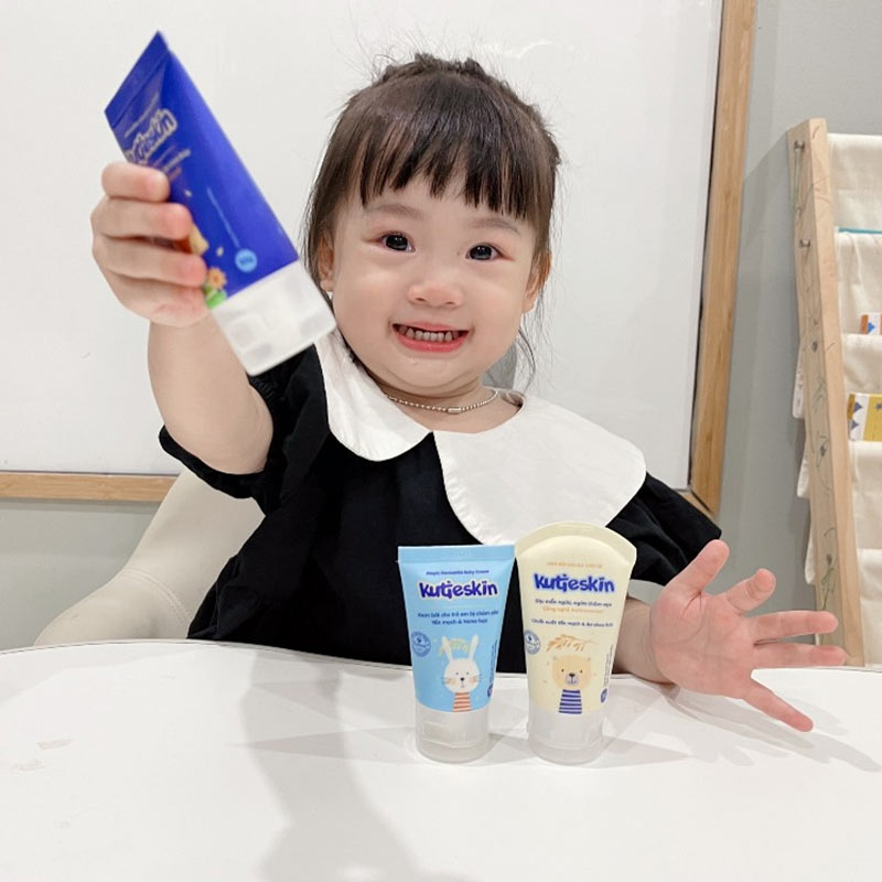 Combo Kem dưỡng ẩm và Kem dịu da Kutieskin cho bé - KKA01+KDD02 2 Combo Kem dưỡng ẩm và Kem dịu da Kutieskin cho bé - KKA01+KDD02 2