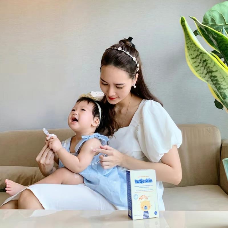 Combo Kem dưỡng ẩm và Kem dịu da Kutieskin cho bé - KKA01+KDD02 4 Combo Kem dưỡng ẩm và Kem dịu da Kutieskin cho bé - KKA01+KDD02 4